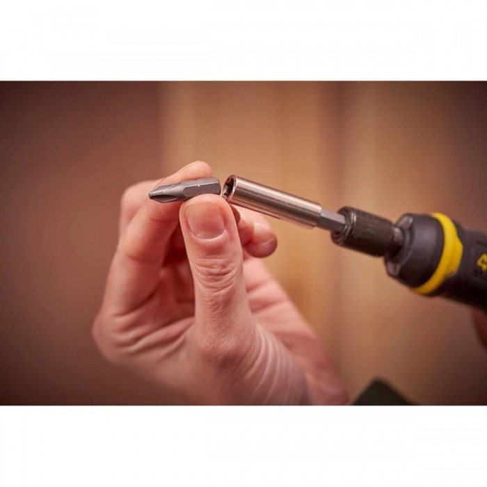 Викрутка акумуляторна STANLEY "FatMax", 4 В, 1,5 АхГод, F= 0,9 Нм