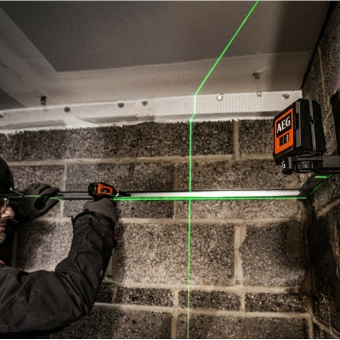 Нівелір лазерний AEG; дальність- 20 м, точність- 0,4 мм/1м, гориз. і вертик. зелені промені