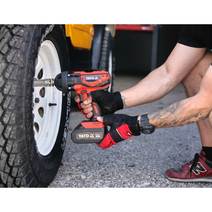 Гайковерт ударний акумуляторний YATO 18В, 2 АГод. квадрат 1/2", 300 Нм. +4 головки [4/64]